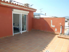Ático céntrico renovado con gran terraza a solo 100m de la playa del Puerto - ES-228-34